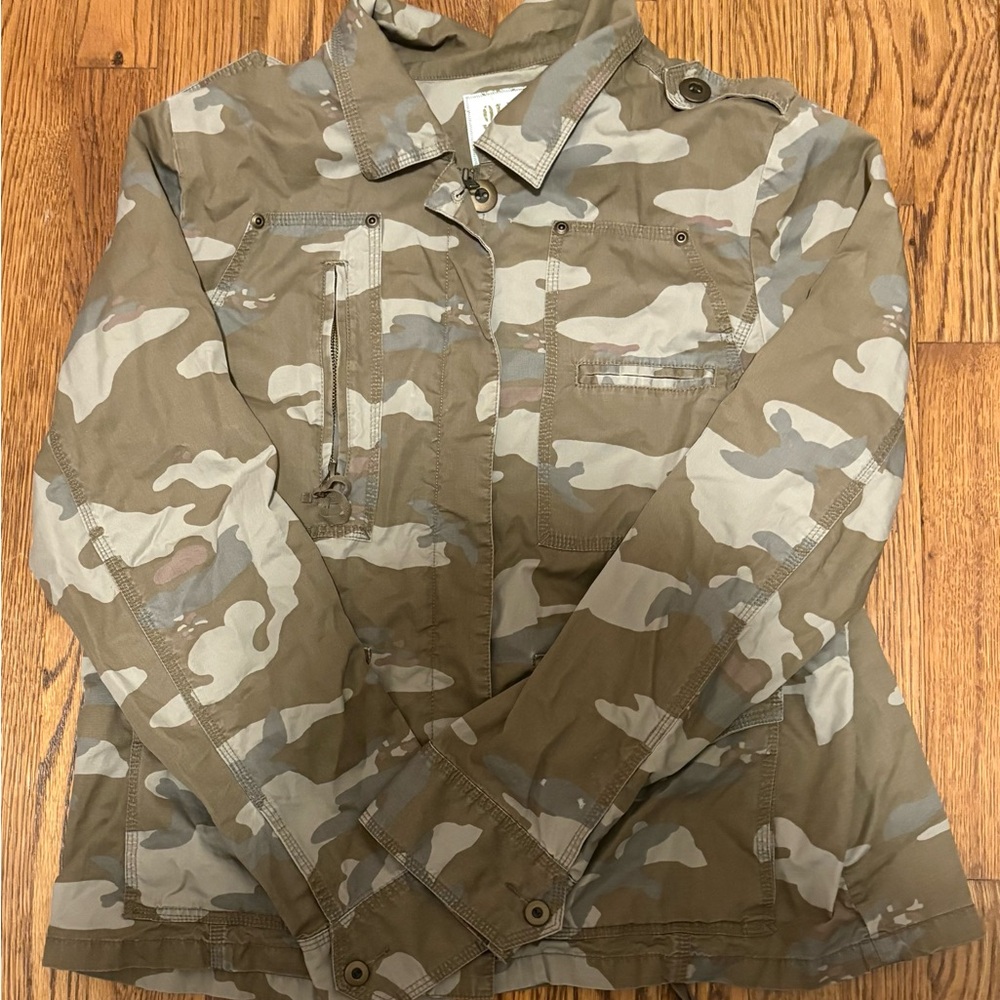 green and brown camo vintage zip up jacket